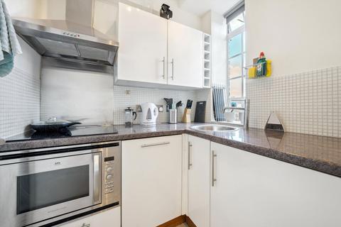 Studio to rent, Chelsea Cloisters, Sloane Avenue, London, SW3