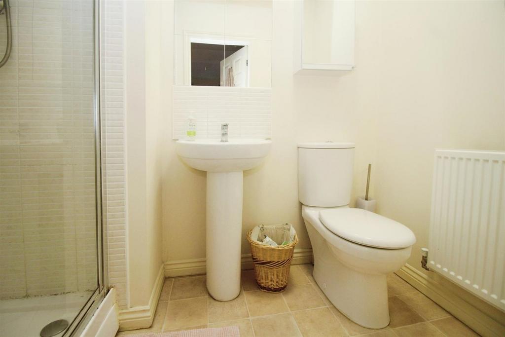 En-Suite Bedroom 1