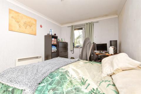 1 bedroom apartment for sale, Fairbairn Close, Purley, Surrey