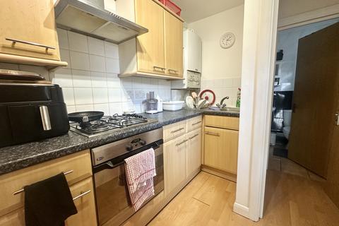 3 bedroom flat to rent, Kirkdale, Sydenham, SE26