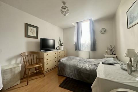 3 bedroom flat to rent, Kirkdale, Sydenham, SE26