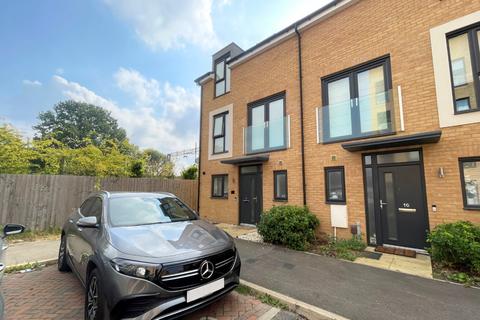 5 bedroom semi-detached house for sale, Windstar Drive,  South Ockendon RM15