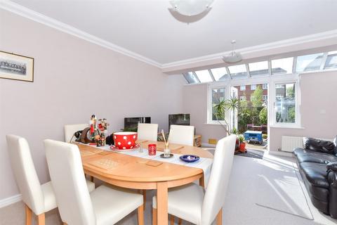 3 bedroom townhouse for sale, Forum Way, Chartfields, Ashford, Kent