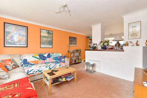 6 Elgar Close, Tonbridge, TN10 4EA