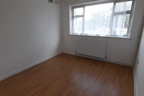 2 bedroom flat to rent, 18 Cameron Road, LONDON, CR0