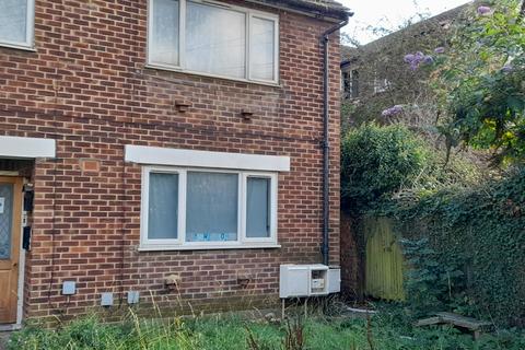 2 bedroom flat to rent - 18 Cameron Road, LONDON, CR0