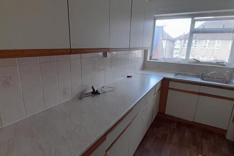 2 bedroom flat to rent, 18 Cameron Road, LONDON, CR0