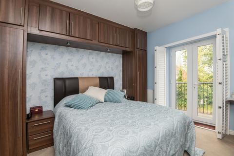 131 Admiral Way, Exeter, EX2 7GT