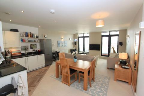 2 bedroom apartment to rent, Azure, Plymouth PL1