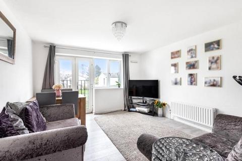 1 bedroom flat for sale, Maureen Campbell Court, Harrison Way, Shepperton, TW17