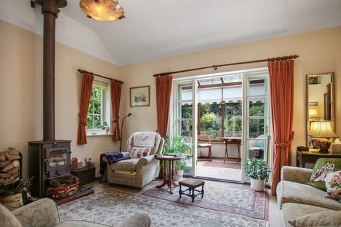 3 bedroom terraced house for sale, Moreton Road, Stow On The Wold, Cheltenham, Gloucestershire. GL54 1EG