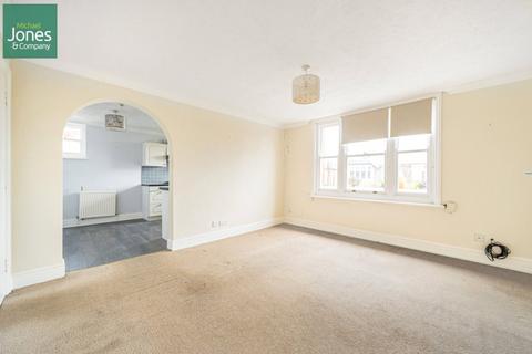 2 bedroom flat for sale, Cowper Road, Worthing, West Sussex, BN11