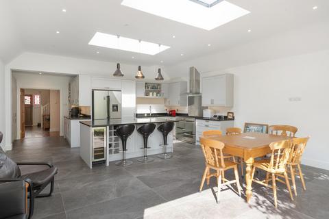 5 bedroom detached house for sale, Sunbury-on-thames TW16