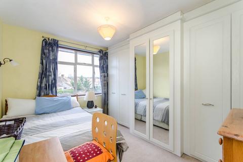 23 Meadow Way, Wembley, HA9 7LB
