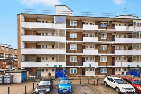 2 bedroom flat to rent, Gresley House, Vauxhall, London, SW8