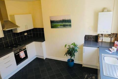 2 bedroom end of terrace house to rent, Louise Street, Rochdale, OL12 9RT