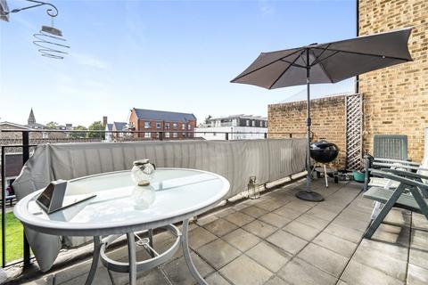 2 bedroom flat for sale, King Charles Road, Surbiton KT5