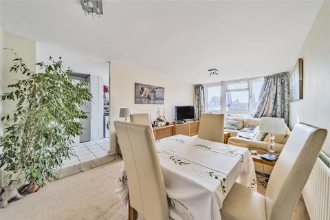 2 bedroom flat for sale, King Charles Road, Surbiton KT5