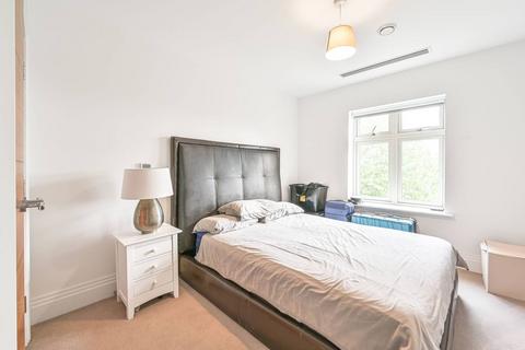 2 bedroom flat for sale, Hurley Court, North Finchley, London, N12