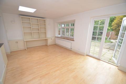 3 bedroom end of terrace house to rent, Springpark Drive, Beckenham, BR3