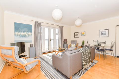 2 bedroom apartment for sale, West Parade, Hythe, Kent