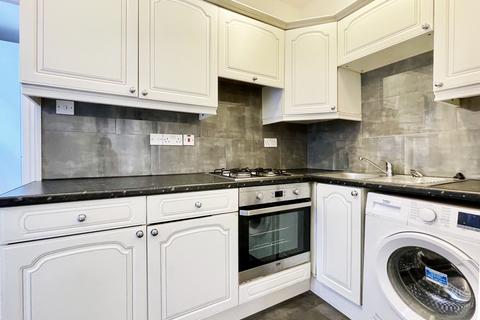 2 bedroom flat for sale, Cotleigh Road, London NW6