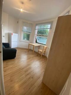 1 bedroom flat to rent, Park Avenue, Willesden Green