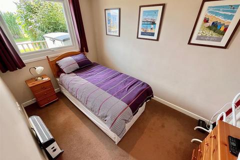 2 bedroom chalet for sale, Rainbows End, Bacton, NR12