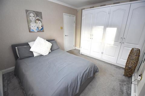 122 Ashingdon Road, Rochford, SS4 1RR