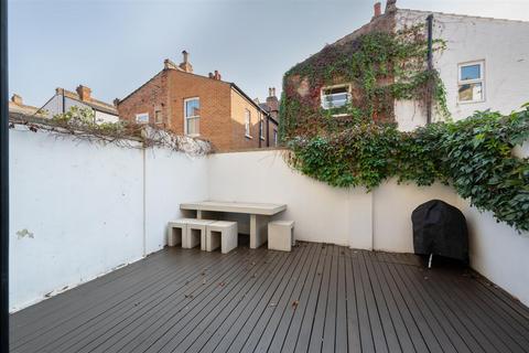 2 bedroom flat for sale, Elbe Street, London, SW6