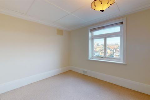 3 bedroom flat to rent, Queens Gardens, Grand Mansions Queens Gardens, CT10