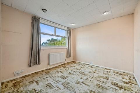 11 Lynton Terrace, London, W3 9DU