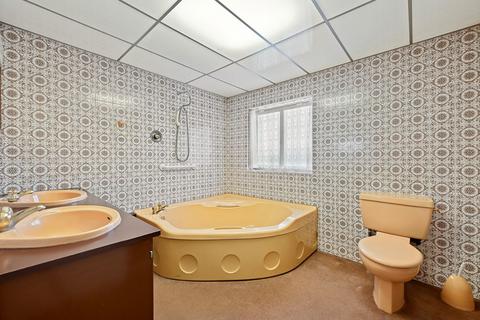 11 Lynton Terrace, London, W3 9DU
