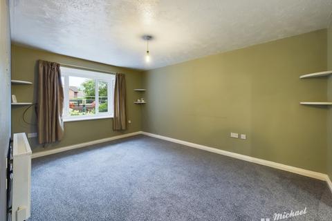 1 bedroom flat for sale, Churchill Court, Beaconsfield Road, Aylesbury, Buckinghamshire