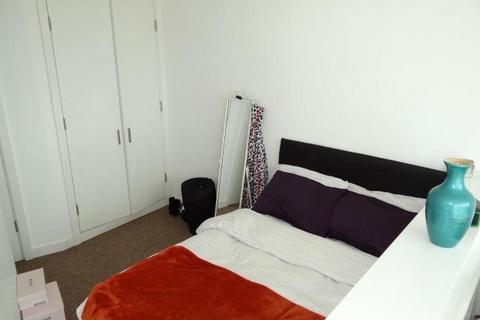 Studio to rent, Rotunda, 150 New Street, Birmingham, B2