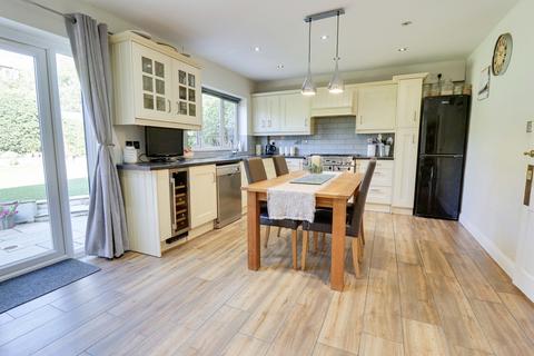 16 Greenstead, Sawbridgeworth, CM21 9NY