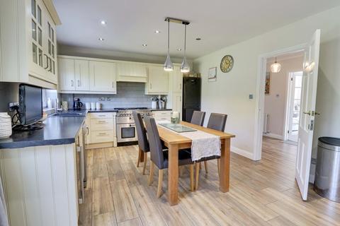 16 Greenstead, Sawbridgeworth, CM21 9NY