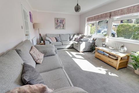 16 Greenstead, Sawbridgeworth, CM21 9NY