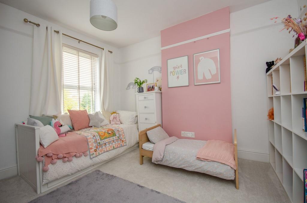 Bedroom pic 2.jpg