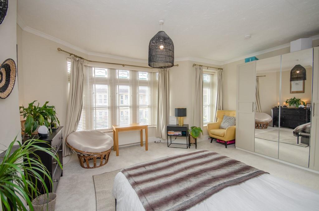 Bedroom 1 pic 2.jpg