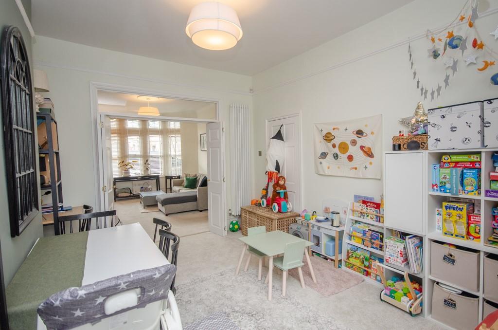 Dining room pic 2.jpg