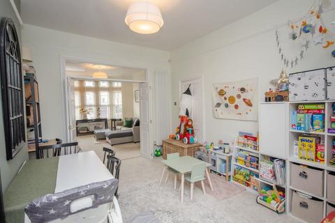 172 Downend Road, Downend, Bristol, BS16 5EB