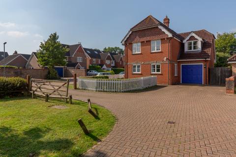 4 bedroom detached house for sale, Jennings Way, Horley, Surrey, RH6