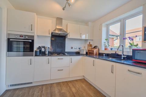 3 bedroom detached house for sale, Willow Way, Bracklesham Bay, PO20