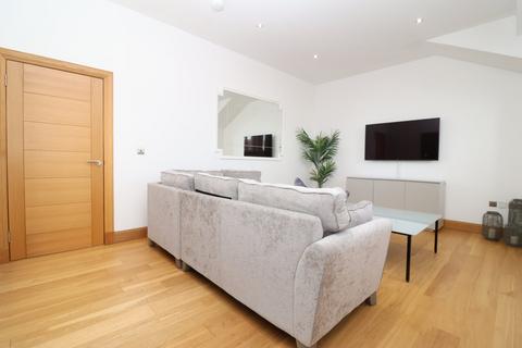 2 bedroom flat to rent, Devonshire Terrace, Glasgow, Glasgow City, G12