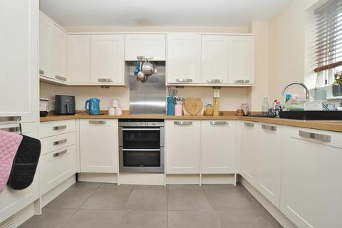 2 bedroom flat for sale, Peppermint Road, Hitchin