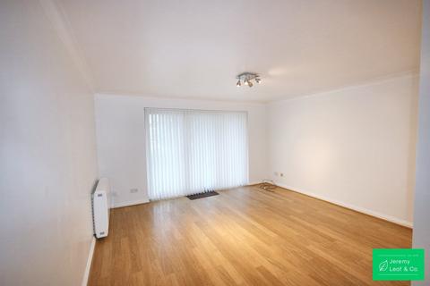 2 bedroom flat to rent, Etchingham Park Road, London, N3