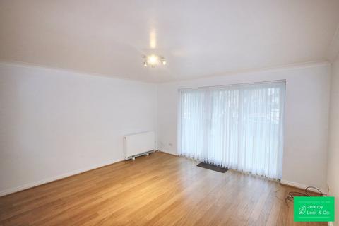 2 bedroom flat to rent, Etchingham Park Road, London, N3