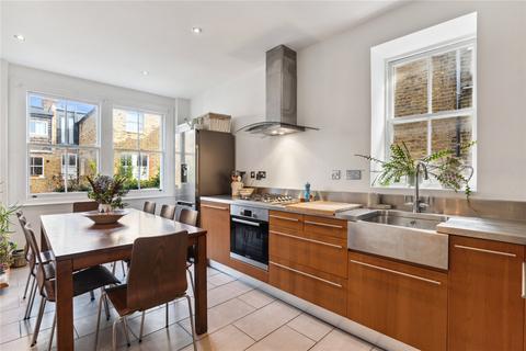 3 bedroom apartment for sale, Canford Road, SW11