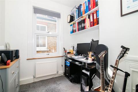 26 Piper Road, Kingston Upon Thames, KT1 3EX